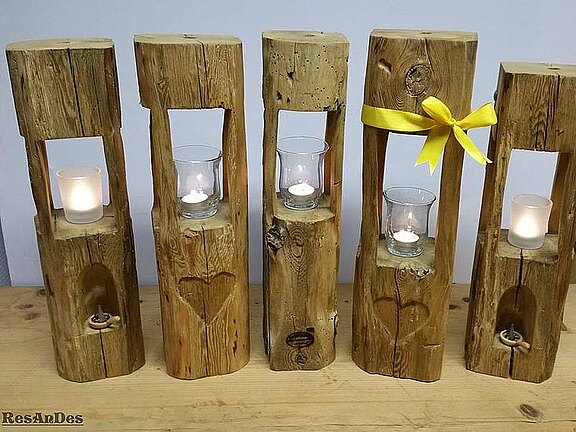 windlichter_aus_alten_balken_dekoration.jpg  