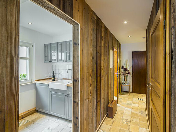 Mit Altholz exclusive Wohn - und Schlafräume schaffen