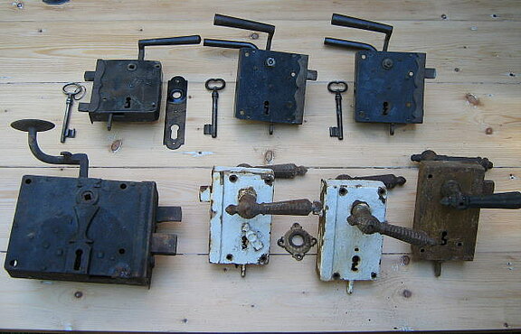 Original erhaltene alte Türschlösser