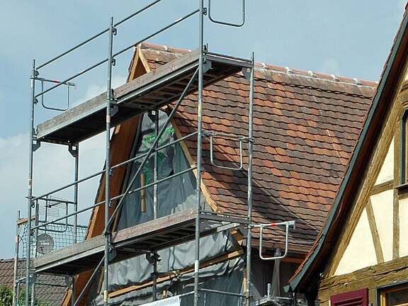 Neueindeckung mit alten Bibern Dachziegel