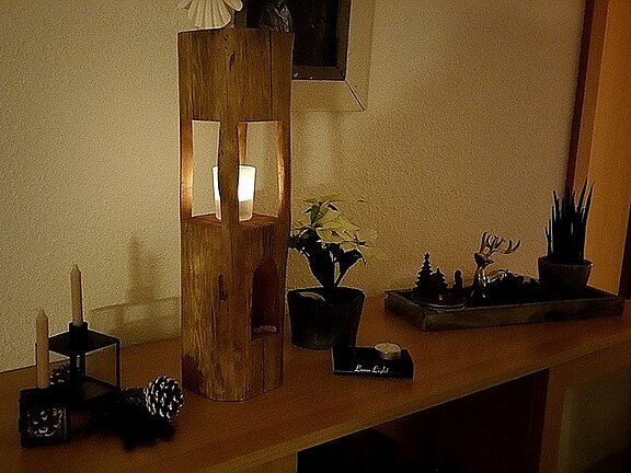 windlicht_aus_alt_holz.jpg  