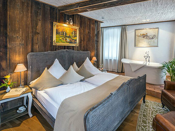 Wandgestaltung mit rustikalen Wandpanelen