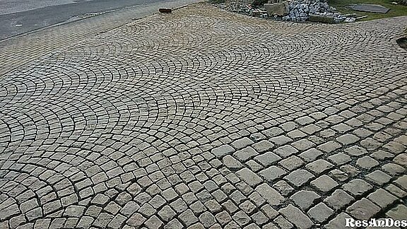 Altes Kleinpflaster und Großsteinpflaster neu Verlegt